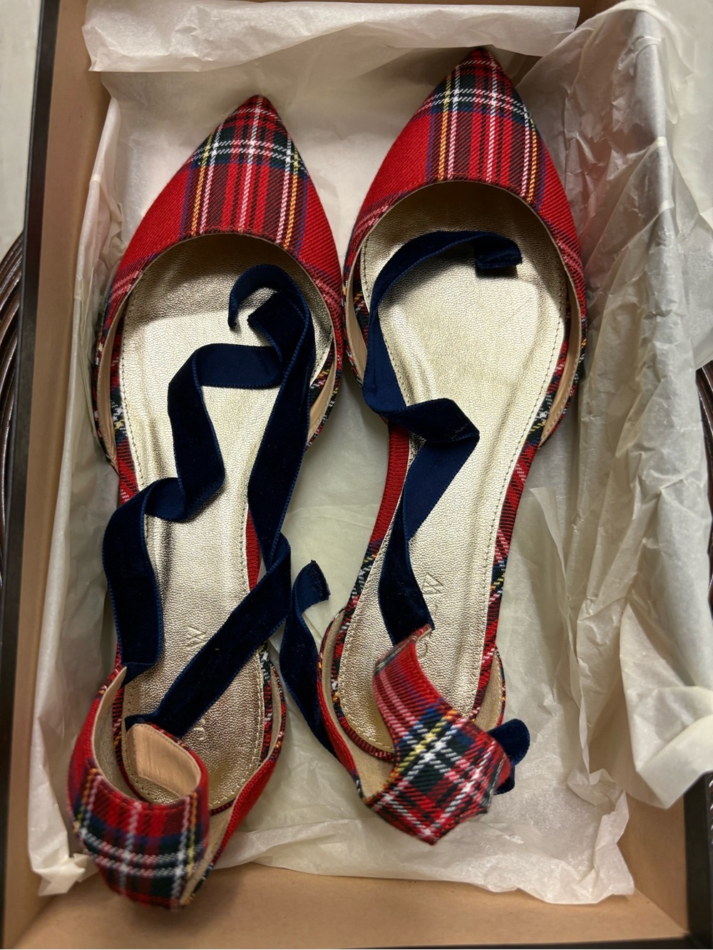J. Crew d’Orsay Flats in Plaid. Size 8.5. New.